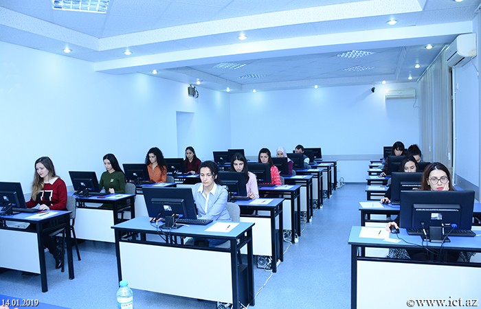 Институт информационных технологий НАНА. В магистратуре НАНА был проведен экзамен по английскому языку
