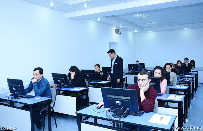 Институт информационных технологий НАНА. Проводятся докторские экзамены докторантов и диссертантов по информатике