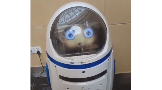 A robot with a character appeared in the library of Chinese Chengdu