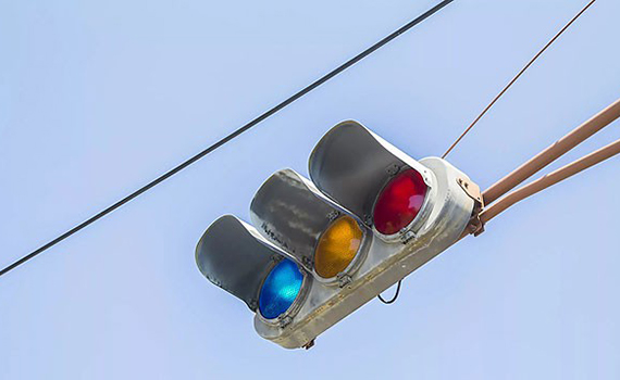 In Japan, traffic lights will teach to transmit signals 5G