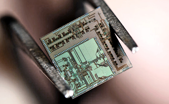 Новый чип для передачи данных в сто раз быстрее 5G