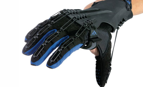 «Умная перчатка» вернет силу хвата жертвам травм и инсультов