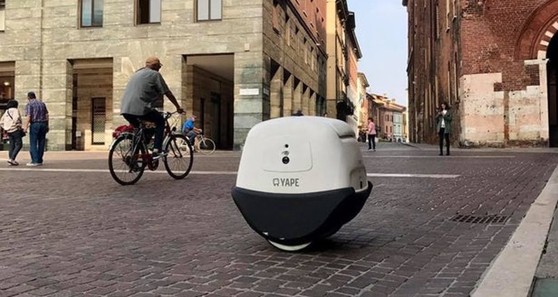 Робот-курьер протестирован на улицах Италии