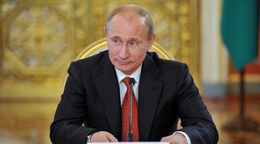 Путин призвал сформировать правовую базу для работы в России иностранных ученых