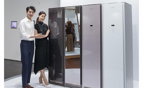 Samsung introduced the "smart" closet