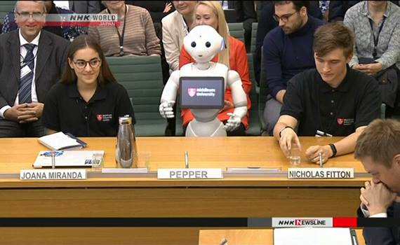 Japanese robot for the first time in history made a report in the British Parliament