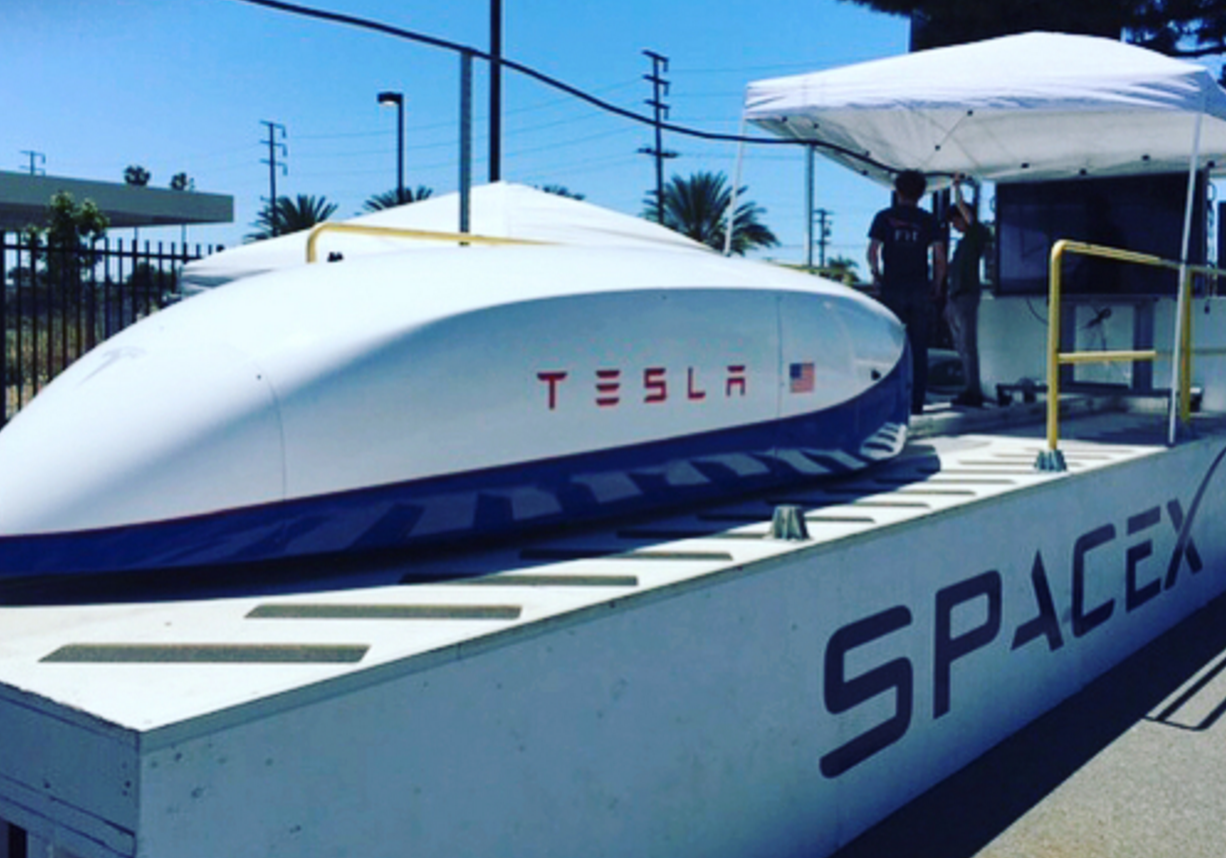 “Hyperloop” kapsulu sürət üzrə yeni rekord qırıb