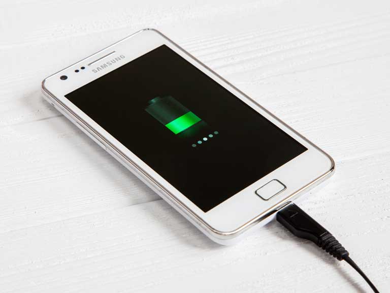 With a new battery, smartphones will last a week of work without recharging