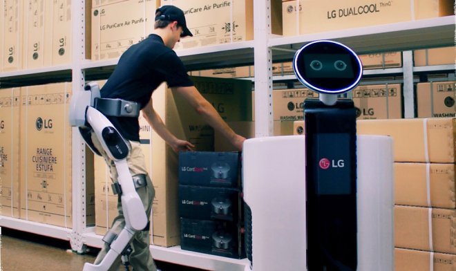 LG introduced the exoskeleton with artificial intelligence
