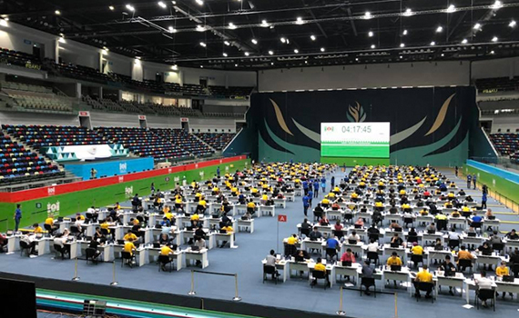 Первый день проходящей в Баку 31-й Международной олимпиады по информатике