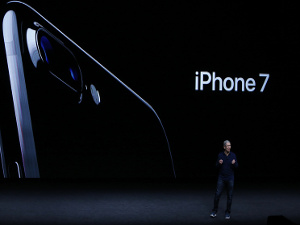 Apple unveils the new iPhone 7
