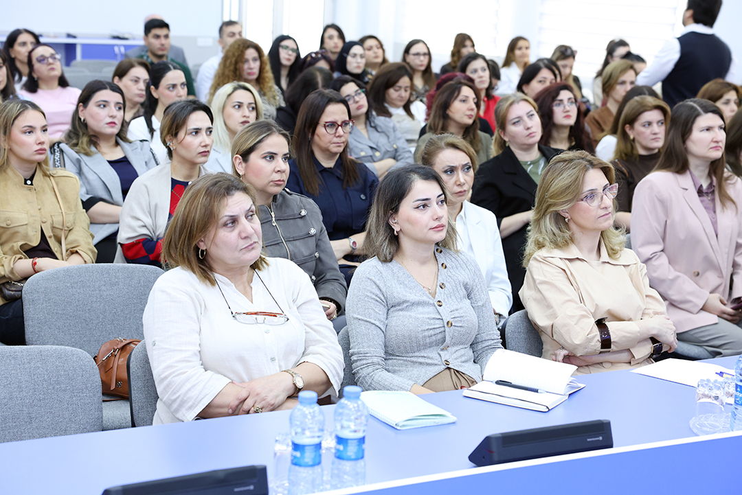 İnformasiya Texnologiyaları İnstitutunda beynəlxalq elmi bazalardan səmərəli istifadə məsələlərinə həsr olunmuş təlim keçirilib,