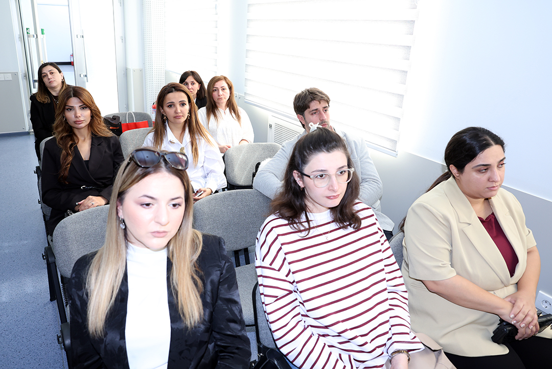 İnformasiya Texnologiyaları İnstitutunda beynəlxalq elmi bazalardan səmərəli istifadə məsələlərinə həsr olunmuş təlim keçirilib,