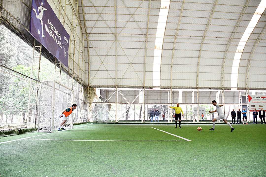 İnformasiya Texnologiyaları İnstitutunun komandası institutlararası futbol çempionatında final mərhələsinə vəsiqə qazanıb,