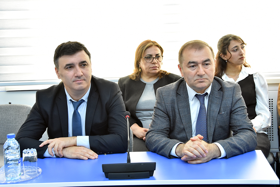 Çikaqo Universitetinin professoru ilə rəqəmsal tibb problemləri müzakirə olunub,