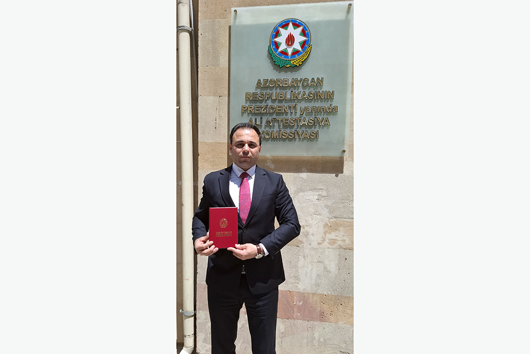 İlk dəfə olaraq İnternet folkloru mövzusu üzrə filologiya elmləri doktoru diplomu təqdim olunub,
