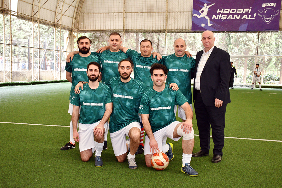 İnformasiya Texnologiyaları İnstitutunun komandası institutlararası futbol çempionatında final mərhələsinə vəsiqə qazanıb,