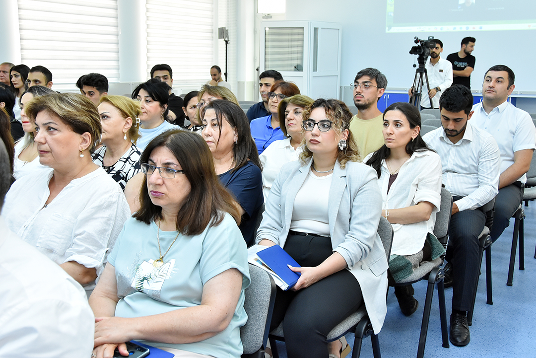 Sənaye 4.0 platforması əsasında iqtisadiyyatın rəqəmsal transformasiyası problemləri tədqiq olunur,