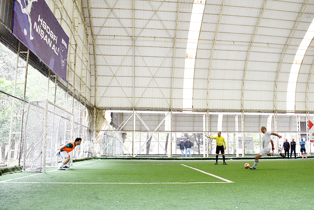 İnformasiya Texnologiyaları İnstitutunun komandası institutlararası futbol çempionatında final mərhələsinə vəsiqə qazanıb,