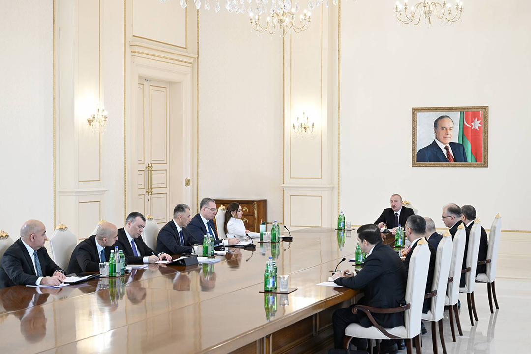 İlham Əliyevin sədrliyi ilə “Azərbaycanın yeni rəqəmsal arxitekturası” adlı vahid fəaliyyət planına həsr olunmuş müşavirə keçirilib,