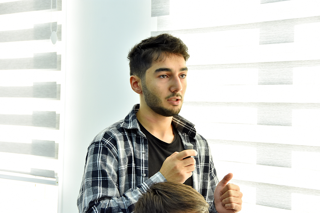 Akademik Rasim Əliquliyev SABAH tələbələrinə ustad dərsi keçib,