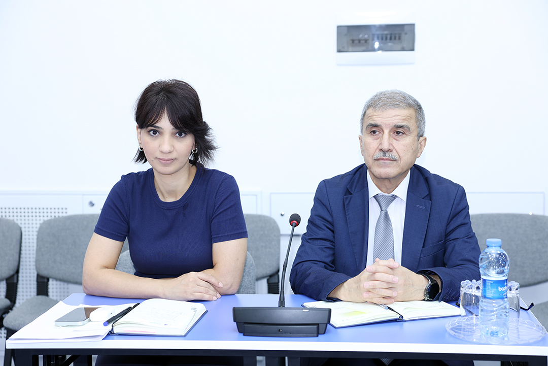 İnformasiya Texnologiyaları İnstitutu Bakı Oksford Məktəbinin şagirdlərinə hamilik edir,