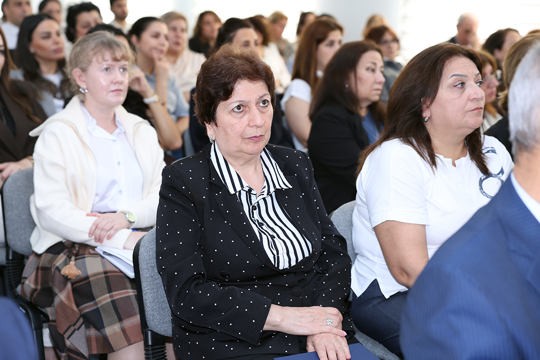 Dünyaşöhrətli alim Erol Qelenbe İnformasiya Texnologiyaları İnstitutunun elmi seminarında məruzə edib,