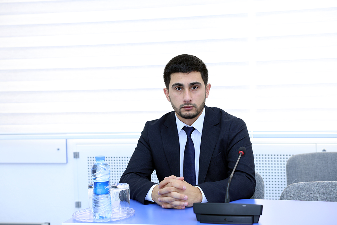 İnformasiya Texnologiyaları İnstitutu Bakı Oksford Məktəbinin şagirdlərinə hamilik edir,