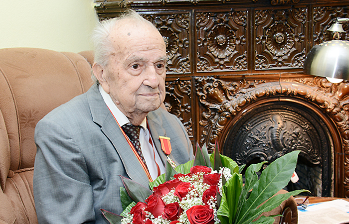 ,100-year-old academician devoted his life to informatics