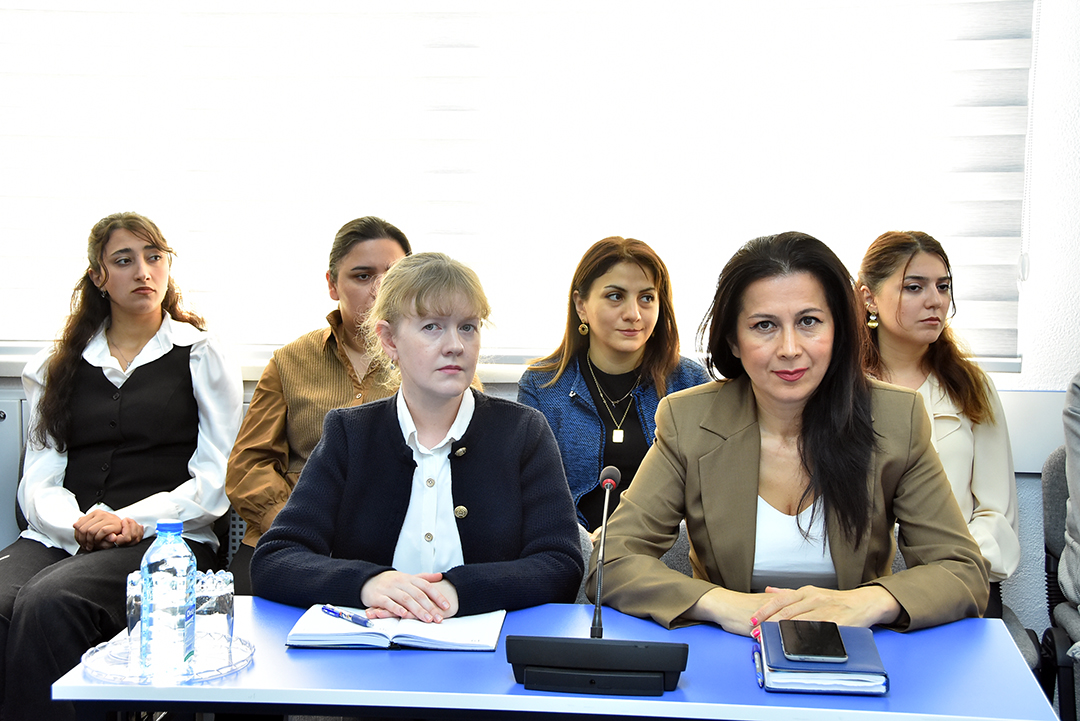 Çikaqo Universitetinin professoru ilə rəqəmsal tibb problemləri müzakirə olunub,