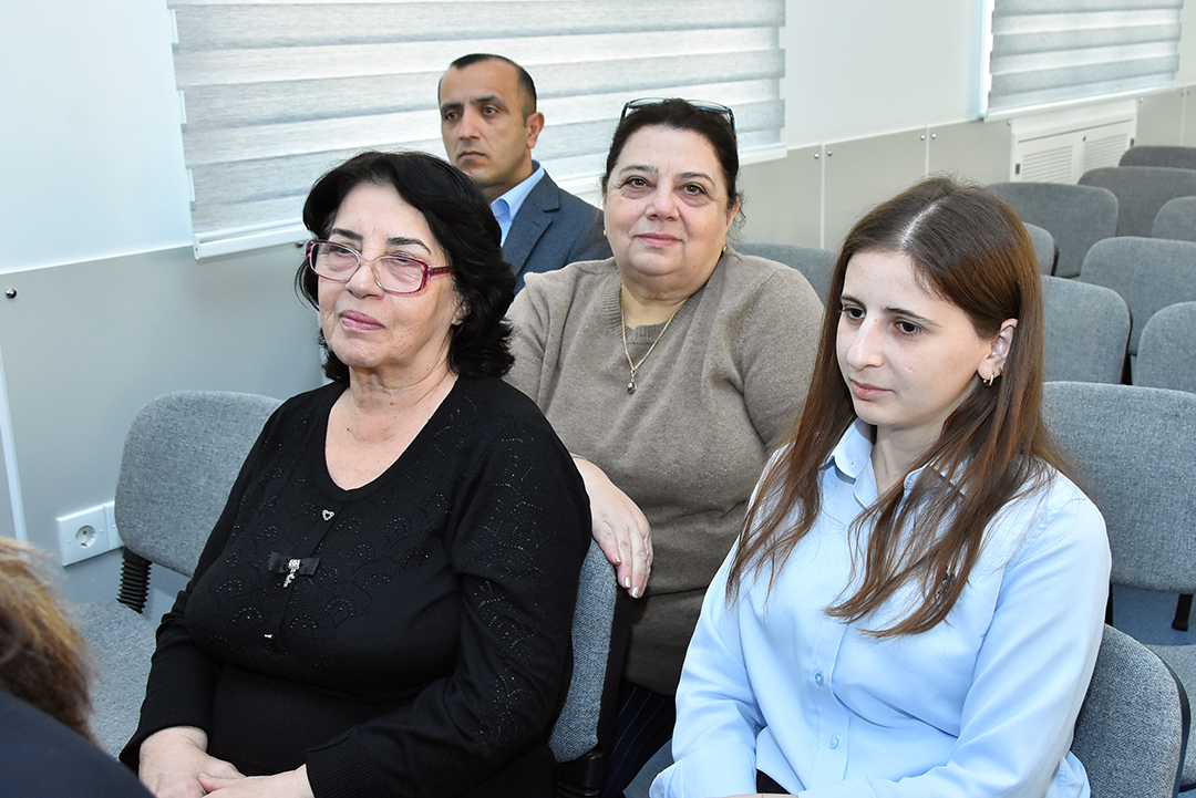 “Yaşıl və rəqəmsal transformasiyalar: qarşılıqlı təsirləri, pozitiv və neqativ aspektləri” konfransı seksiya iclasları ilə davam edib,