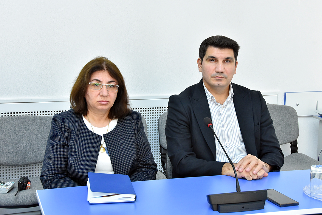 Çikaqo Universitetinin professoru ilə rəqəmsal tibb problemləri müzakirə olunub,