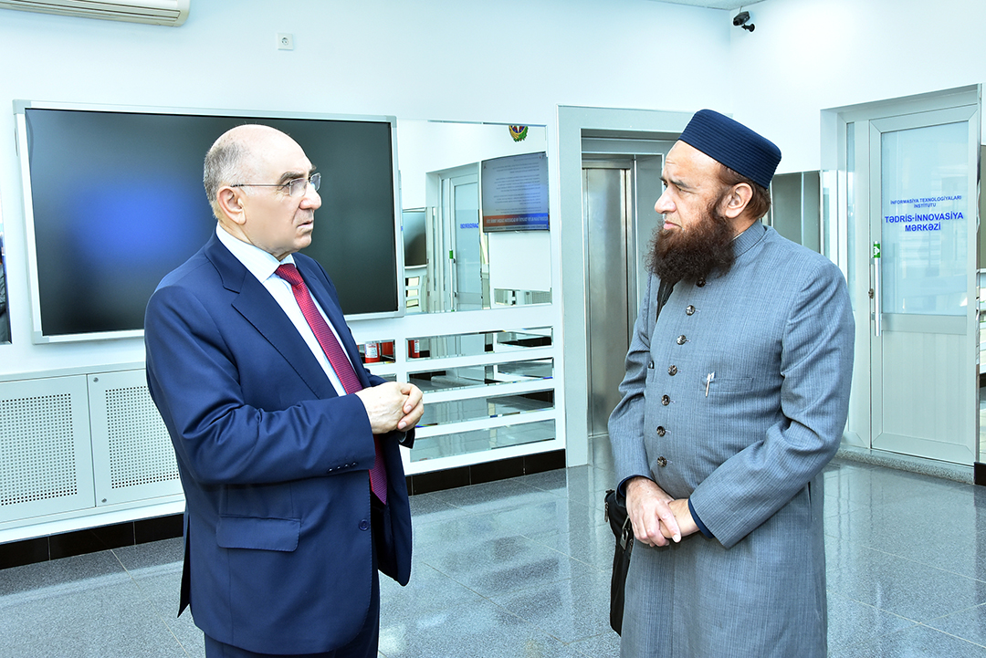 Çikaqo Universitetinin professoru ilə rəqəmsal tibb problemləri müzakirə olunub,