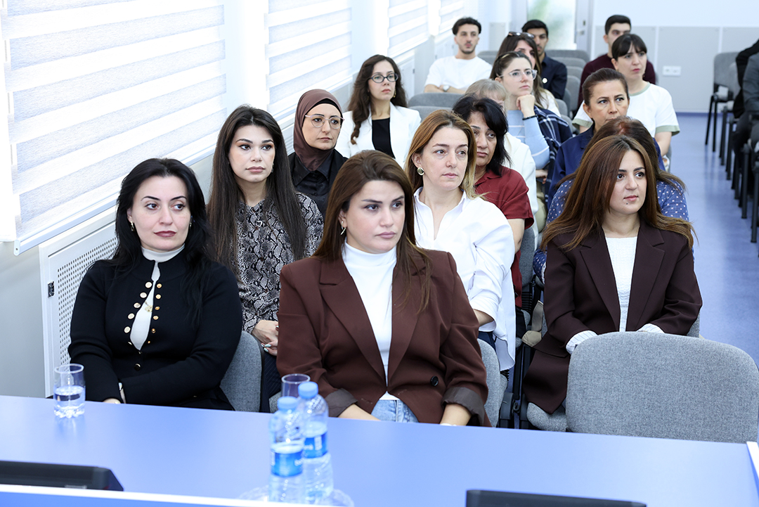 İnformasiya Texnologiyaları İnstitutunda beynəlxalq elmi bazalardan səmərəli istifadə məsələlərinə həsr olunmuş təlim keçirilib,