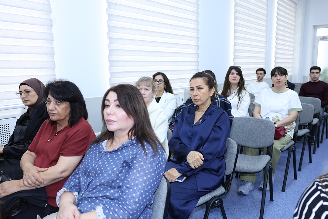 İnformasiya Texnologiyaları İnstitutunda beynəlxalq elmi bazalardan səmərəli istifadə məsələlərinə həsr olunmuş təlim keçirilib,