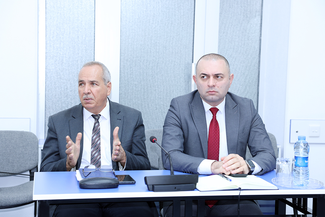 İnformasiya Texnologiyaları İnstitutu Bakı Oksford Məktəbinin şagirdlərinə hamilik edir,