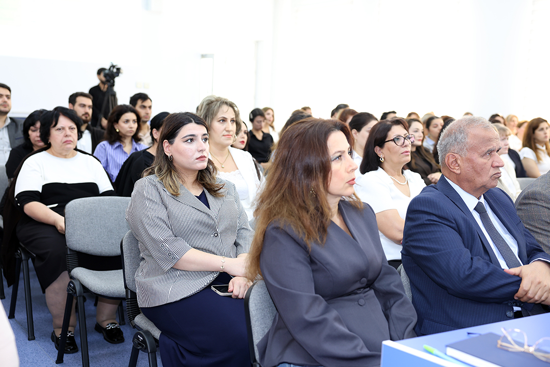 Dünyaşöhrətli alim Erol Qelenbe İnformasiya Texnologiyaları İnstitutunun elmi seminarında məruzə edib,