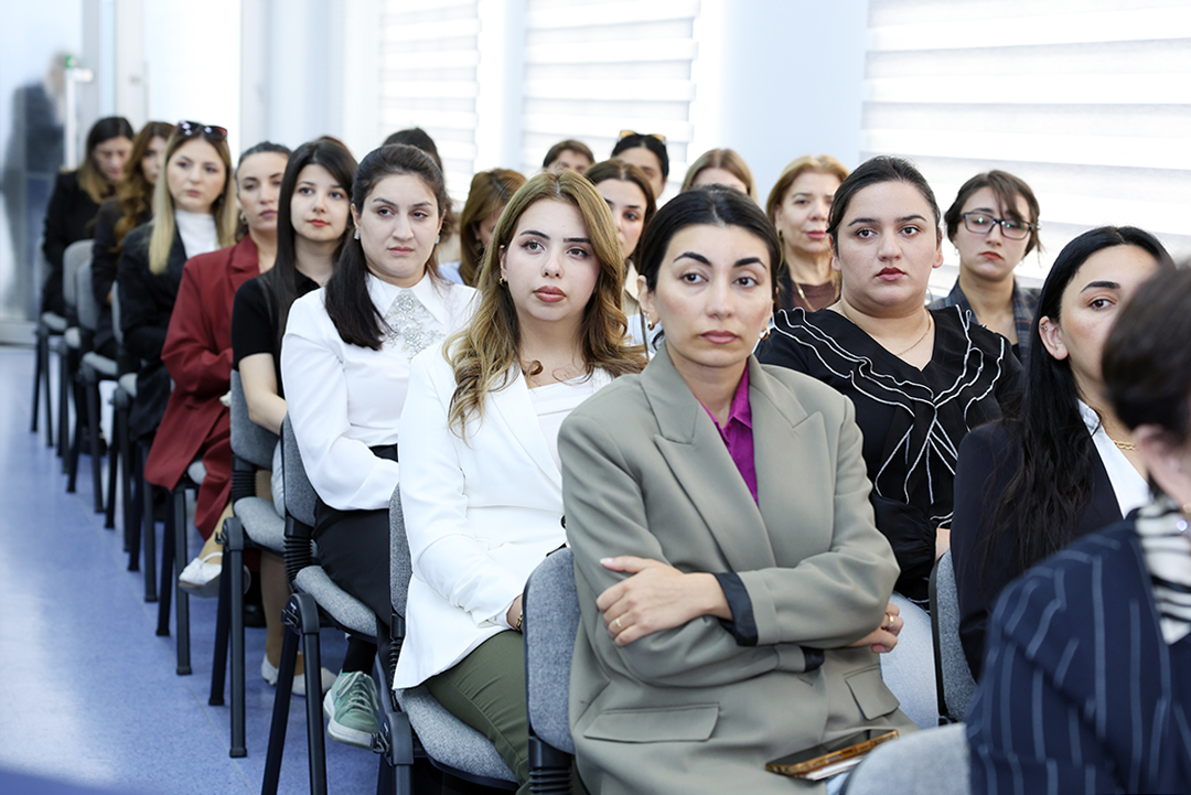 İnformasiya Texnologiyaları İnstitutunda beynəlxalq elmi bazalardan səmərəli istifadə məsələlərinə həsr olunmuş təlim keçirilib,