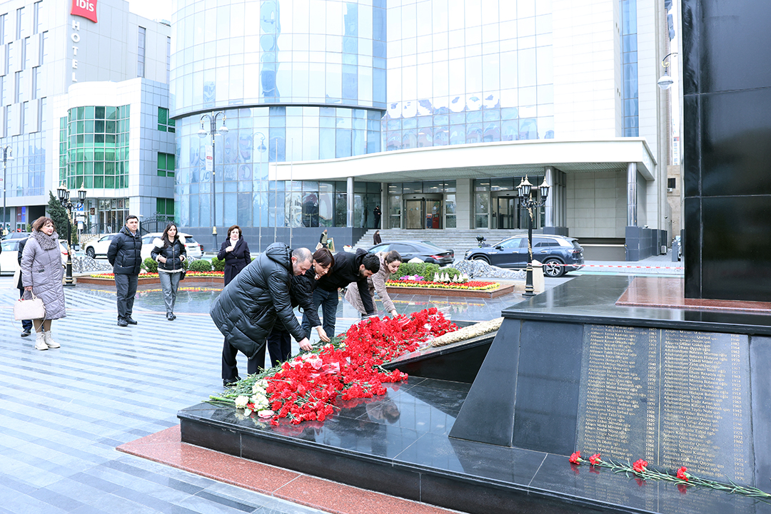 İnformasiya Texnologiyaları İnstitutunun əməkdaşları Xocalı faciəsi qurbanlarının xatirəsini yad ediblər,