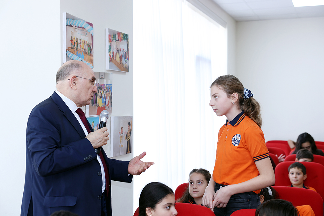 Bakı Beynəlxalq Təhsil Kompleksində süni intellekt və kibertəhlükəsizlik mövzusunda görüş təşkil olunub,