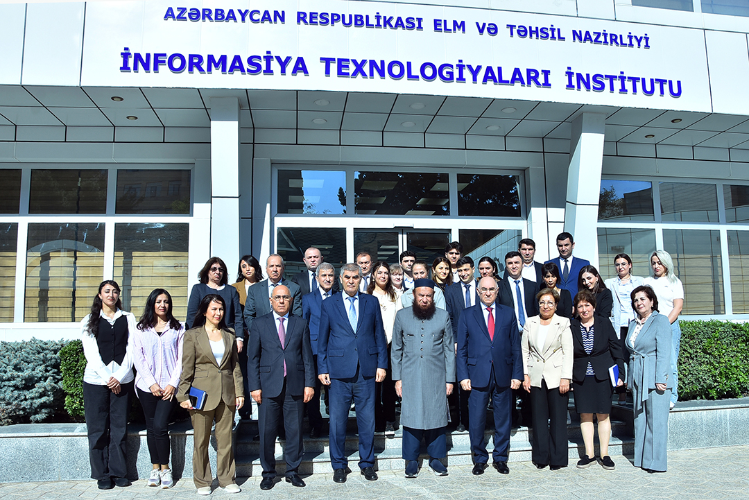 Çikaqo Universitetinin professoru ilə rəqəmsal tibb problemləri müzakirə olunub,