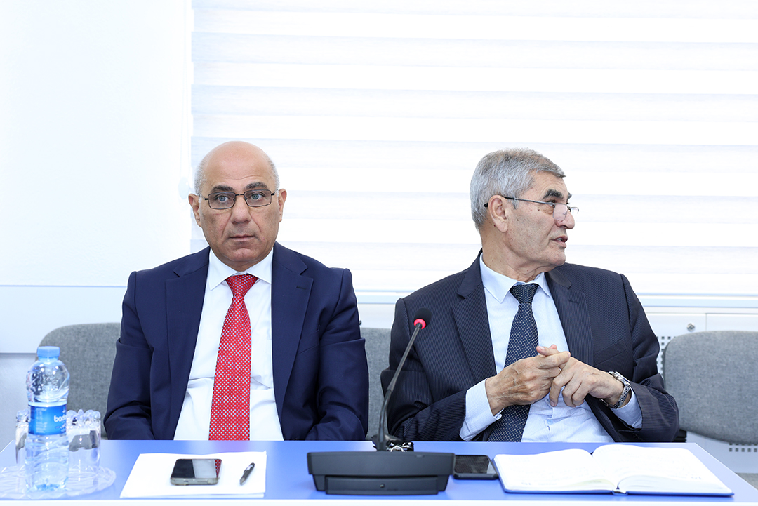 İnformasiya Texnologiyaları İnstitutu Bakı Oksford Məktəbinin şagirdlərinə hamilik edir,