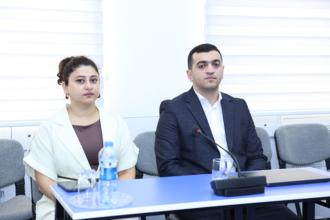 İnformasiya Texnologiyaları İnstitutu Bakı Oksford Məktəbinin şagirdlərinə hamilik edir,
