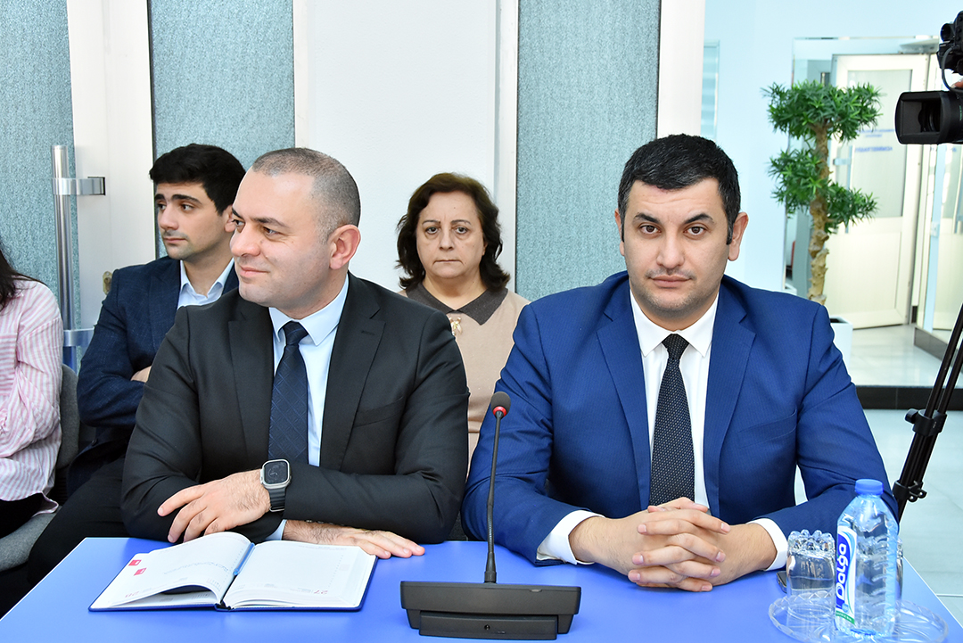 Çikaqo Universitetinin professoru ilə rəqəmsal tibb problemləri müzakirə olunub,