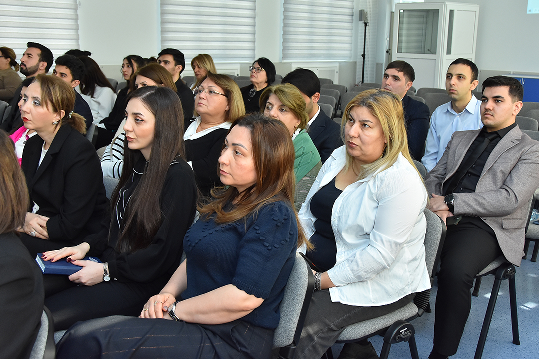 “Yaşıl və rəqəmsal transformasiyalar: qarşılıqlı təsirləri, pozitiv və neqativ aspektləri” konfransı seksiya iclasları ilə davam edib,