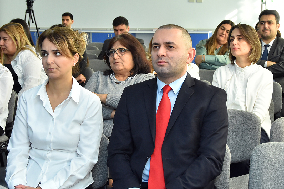 “Yaşıl və rəqəmsal transformasiyalar: qarşılıqlı təsirləri, pozitiv və neqativ aspektləri” konfransı seksiya iclasları ilə davam edib,