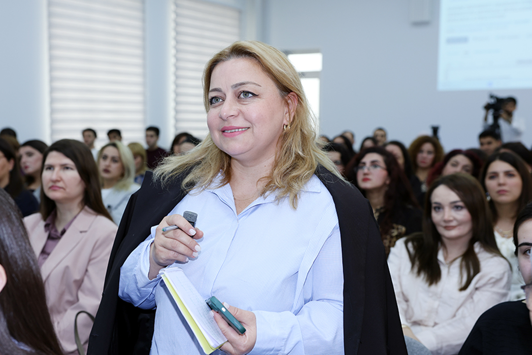 İnformasiya Texnologiyaları İnstitutunda beynəlxalq elmi bazalardan səmərəli istifadə məsələlərinə həsr olunmuş təlim keçirilib,