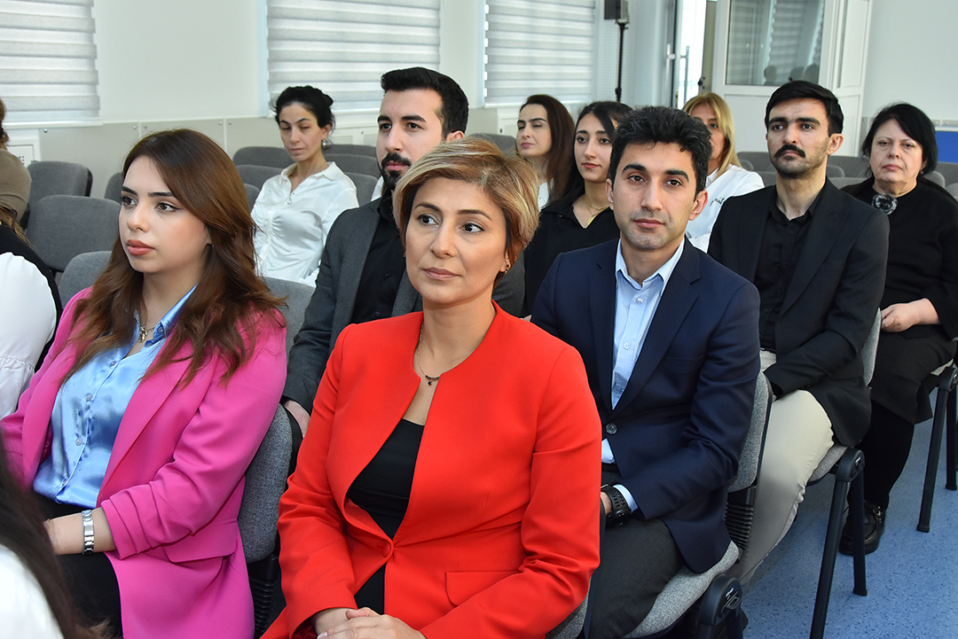 “Yaşıl və rəqəmsal transformasiyalar: qarşılıqlı təsirləri, pozitiv və neqativ aspektləri” konfransı seksiya iclasları ilə davam edib,