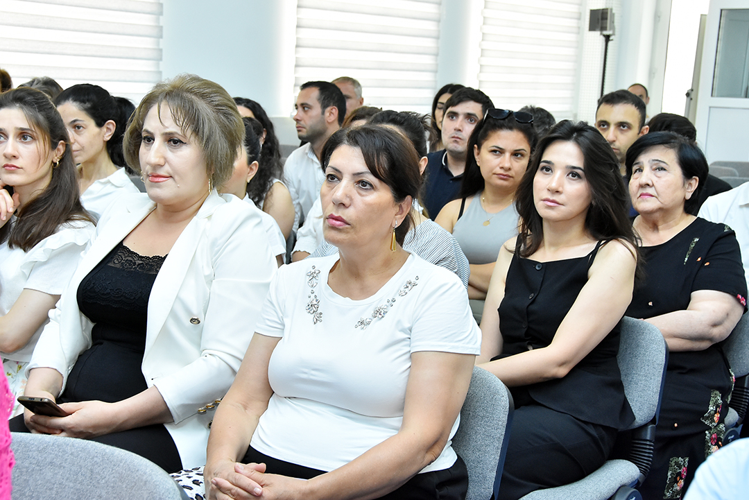 Sənaye 4.0 platforması əsasında iqtisadiyyatın rəqəmsal transformasiyası problemləri tədqiq olunur,