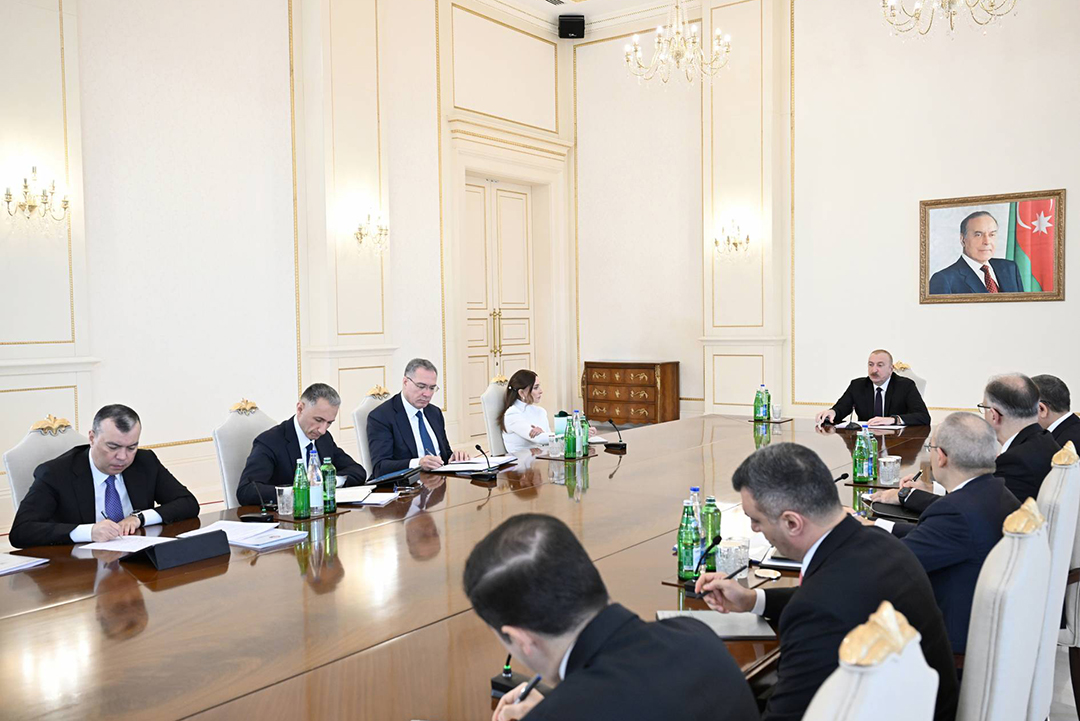 İlham Əliyevin sədrliyi ilə “Azərbaycanın yeni rəqəmsal arxitekturası” adlı vahid fəaliyyət planına həsr olunmuş müşavirə keçirilib,